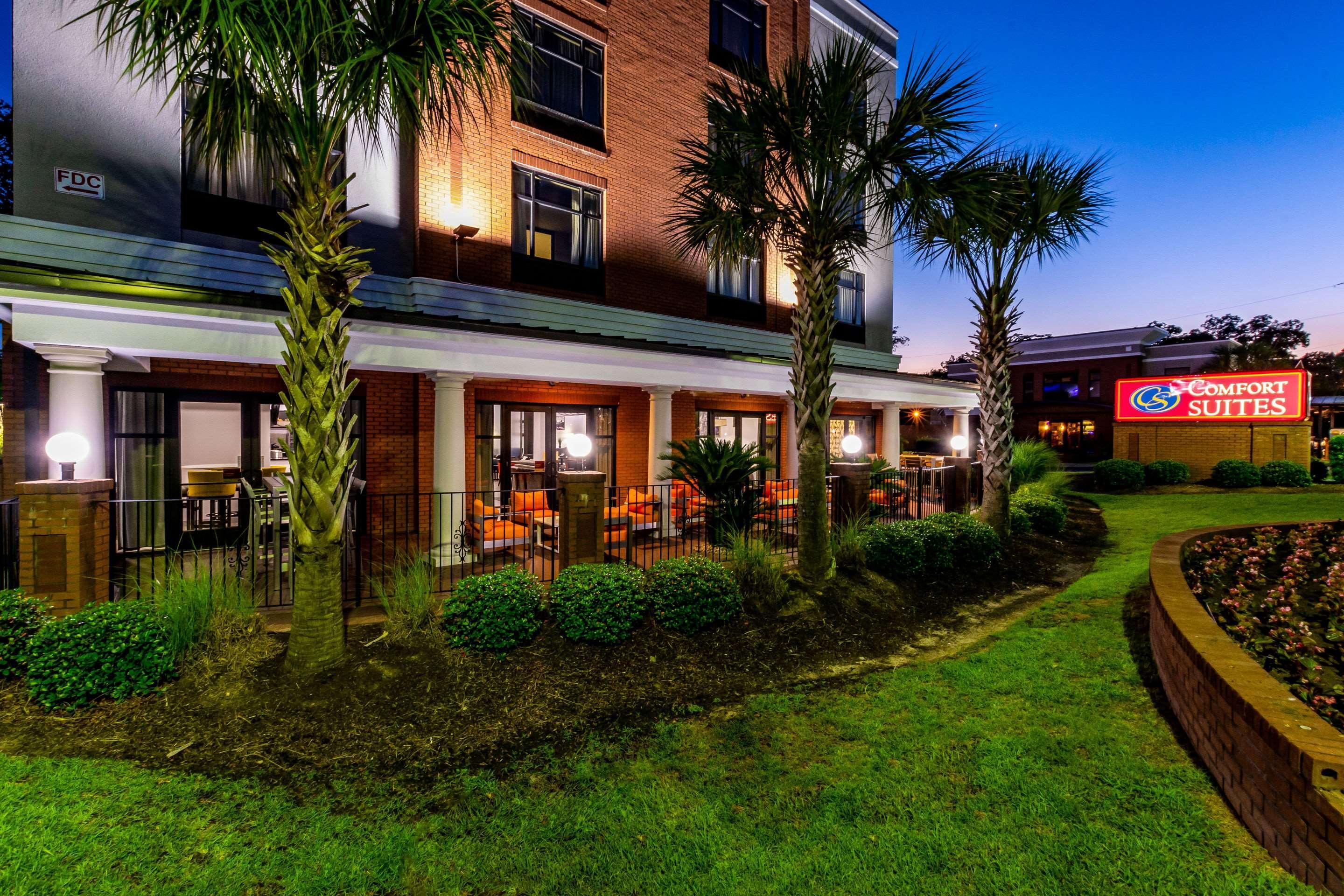 Holiday Inn Express & Suites Lexington By Ihg Bagian luar foto