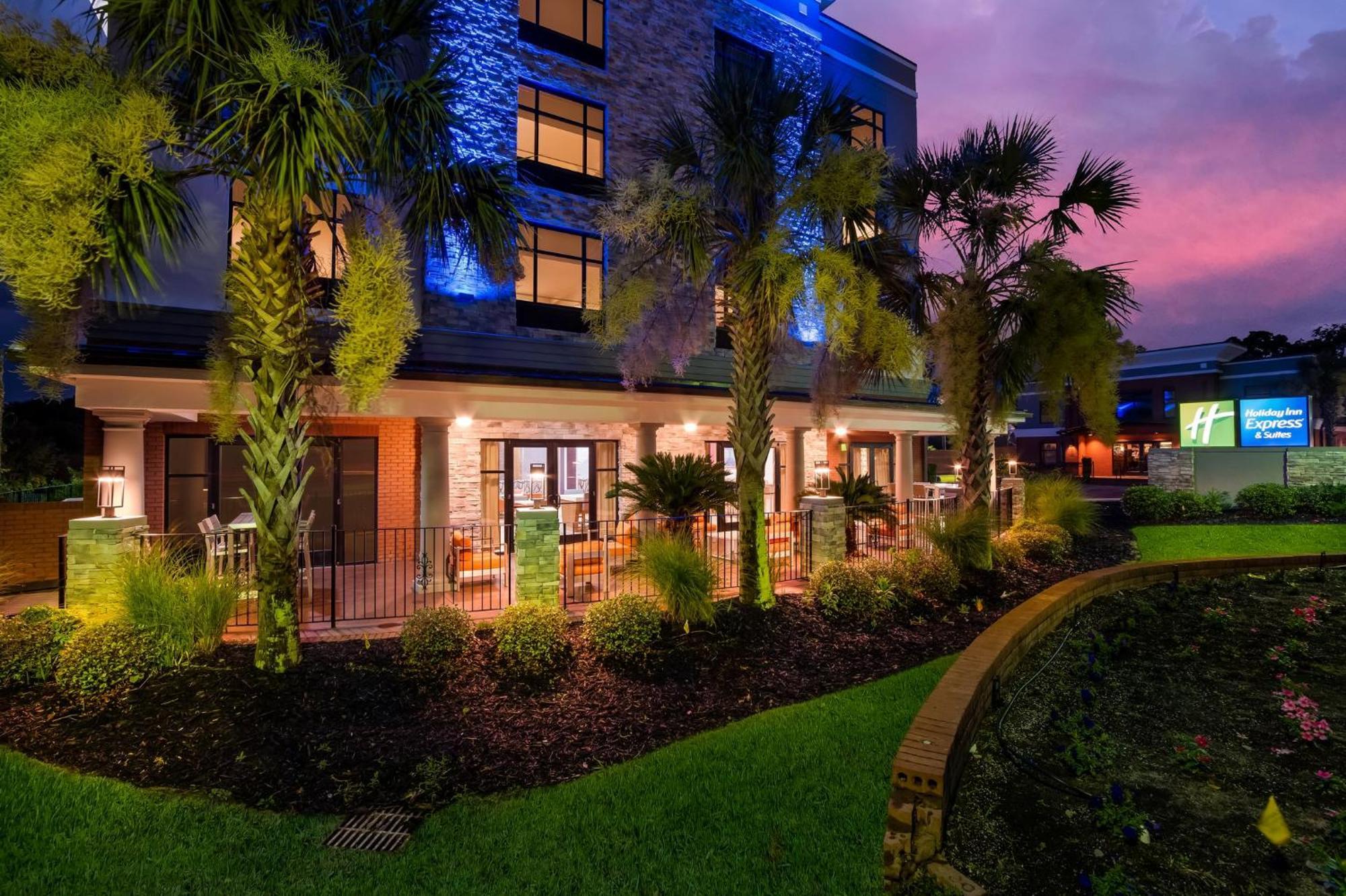 Holiday Inn Express & Suites Lexington By Ihg Bagian luar foto