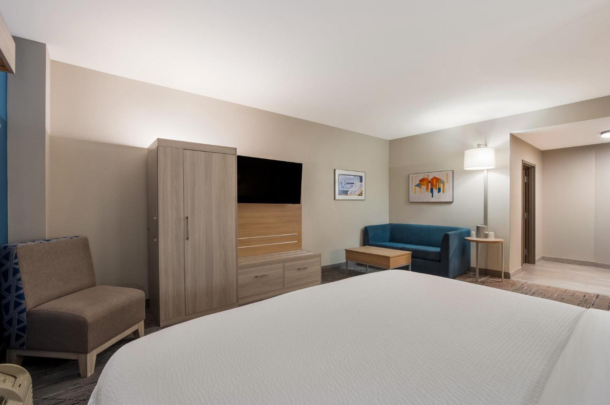 Holiday Inn Express & Suites Lexington By Ihg Bagian luar foto